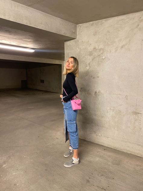 #outfits #pink #denim #vans Pink Vans Outfit, Pink High Top Vans, High Top Vans Outfit, Vans Outfits, Outfit Informal, Pink High Tops, Denim Vans, Vans Outfit, Pink Vans