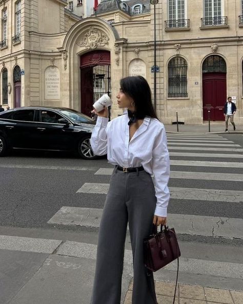 Lawyer Outfit Women Summer, Business Casual Outfits Layers, Modern Office Fashion, Female Manager Outfit, Work Office Outfits Women, Professional Skirt Outfits, Sales Outfits For Women, Law Internship Outfits, Business Professional Clothes