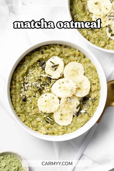 This creamy matcha oatmeal is a warm and cozy recipe to start off your morning. Filling, nourishing, and easy to make, you will want to make this matcha-flavored oatmeal every day! Matcha Oatmeal, Matcha Overnight Oats, Matcha Oats, Creamy Matcha, Easy Oatmeal Recipes, Oats Recipes Breakfast, Oatmeal Toppings, Easy Oatmeal, Avocado Smoothie