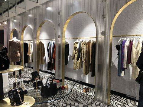 Burberry Store, Tiled Staircase, Vincenzo De Cotiis, White Terrazzo, Sculptural Furniture, Regal Design, Boutique Interior, Retail Design Blog, Retail Interior