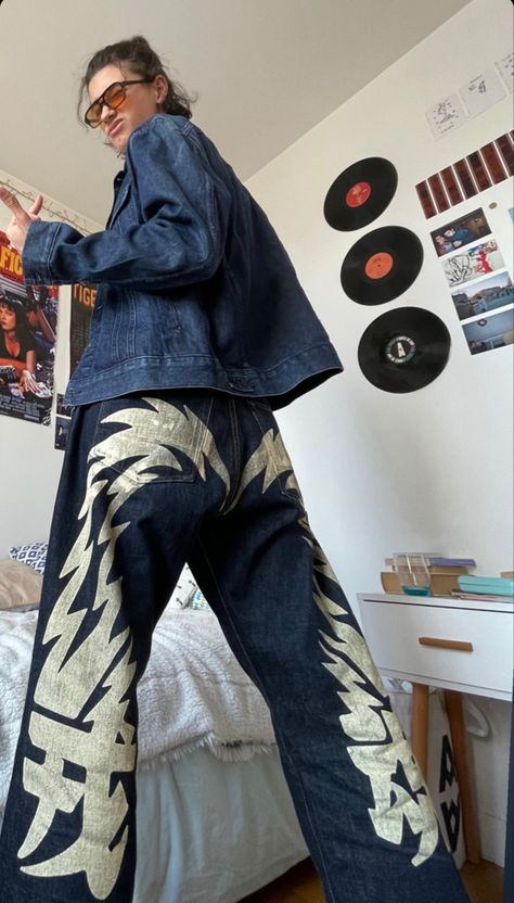 Denim pants with white design on the back Bleach Paint Jeans, Making Clothes Aesthetic, Custom Jeans Aesthetic, Bleach Painted Jeans, Painted Pants, Boy Braids, Bleaching Clothes, Pants Ideas, Sweatshirt Ideas