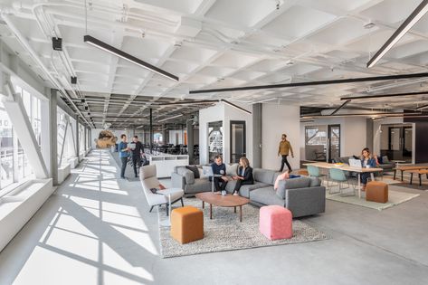 Gallery of Decompression Area: Ideas for Leisure and Rest Environments in the Office - 8 New York Projects, San Francisco Design, Look Office, Office Lounge, Office Layout, Open Office, Commercial Office, Modern Home Office, Corporate Office