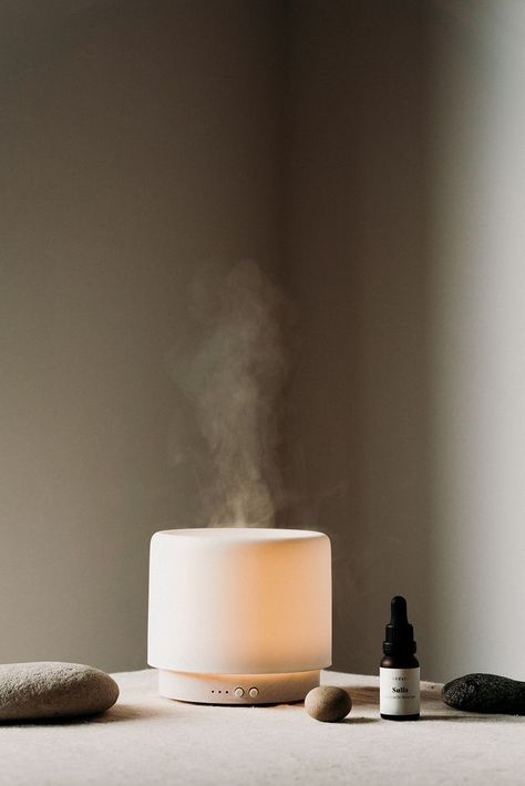 Beppu, Spa Like Bedroom, Cedar Essential Oil, Best Essential Oil Diffuser, Mood Lamp, Air Diffusers, Mood Lamps, Aromatherapy Benefits, Relaxing Atmosphere