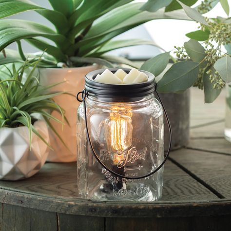 Our Glass Mason Jar Vintage Bulb Illumination has an elevated, repurposed feel to the traditional mason jar. Wax melts are warmed by the vintage style warming bulb. #candlewarmers #vintagebulb #waxwarmer #illumination #waxmelts Candle Bar, Wax Melt Warmer, Vintage Bulbs, Vintage Bulb, Buy Candles, Farmhouse Ideas, Glass Mason Jars, Fresh Linen, Candle Warmer