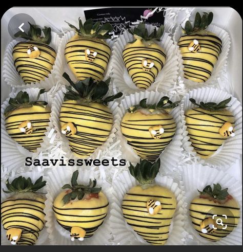 Bee Themed Gender Reveal, Bos Baby, Bee Themed Birthday Party, Bees And Honey, Honey Bee Baby Shower, Bee Theme Party, Bee Birthday Party, Bee Cakes, Chocolate Covered Strawberry