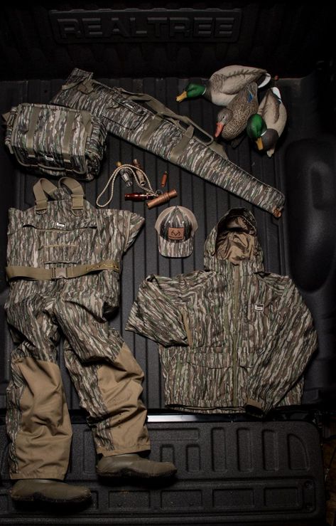 Hunting Gear Storage, Duck Hunting Blinds, Waterfowl Hunting Gear, Hunting Aesthetic, Duck Hunting Outfit, Duck Hunting Boat, Hunting Outfit, Bow Hunting Deer, Hunting Photography