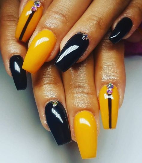 Steelers Nails, Yellow Nail Designs, Crystals Design, Silver Nail Designs, Yellow Nail Art, Yellow Nails Design, Black Coffin Nails, Yellow Nail, Black Nail Art