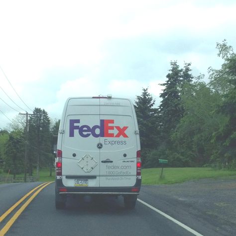 I just saw a Mercedes Benz FedEx delivery van. when I can not even imagine how many of these they have out there but this shows me that they are investing in themselves and improving their companies just like everyone else should improve their company. Delivery Pictures, Delivery Van, Fedex Delivery, Delivery Company, Scammer Pictures, Photo To Video, I Can Not, Everyone Else, How Many