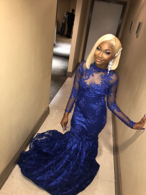 Blue Prom Dress Black Women, Black Long Sleeve Cocktail Dress, Prom Slay, Spring Outfits 2020, Girl Prom, Glamorous Evening Dresses, African Prom Dresses, Prom Dresses Black Girls Slay, Amazing Dresses