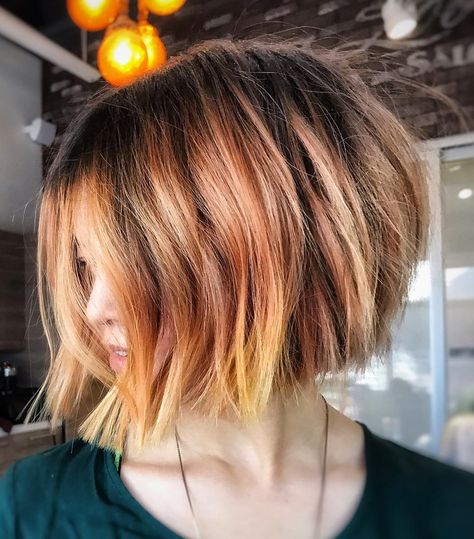 Choppy+Rose+Gold+Balayage+Bob Asymmetrical Bob Haircuts, Balayage Bob, Edgy Haircuts, Choppy Bob Hairstyles, Haircut Styles, Pixie Hair, Hair Styles 2017, Short Bob Haircuts, Messy Hair