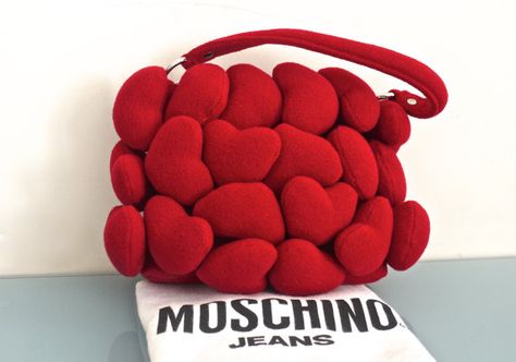 Upcycling, Moschino Heart Bag, Puffy Bag, Heart Outfit, Heart Bags, Funky Purses, Moschino Bag, Vintage Moschino, Heart Shaped Bag