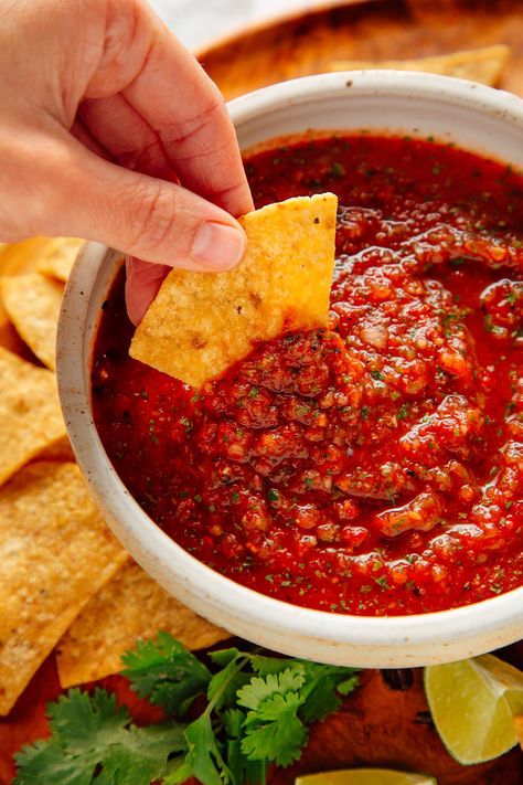 This chipotle salsa recipe is fresh and delicious, with extra depth from smoky chipotle peppers. It's easy to make with pantry ingredients! Chipotle Salsa Recipe, Restaurant Style Salsa Recipe, Easy Homemade Salsa, Easy Salsa Recipe, Restaurant Style Salsa, Salsa Guacamole, Homemade Salsa Recipe, Easy Salsa, Spend With Pennies