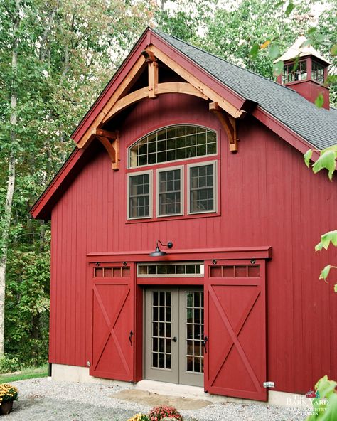 Renovated Barn Homes, Barn Style House Exterior, Barn Home Designs, Barn Makeover, Barn Colors, Rustic Barn Homes, French Chalet, Barn Style Garage, Barn Windows