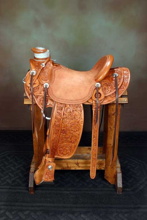 Horses Tack, Saddle Making, Wade Saddles, Roping Saddles, Cowboy Artists, Western Horse Saddles, Custom Saddle, Cowboy Gear, Rodeo Horses