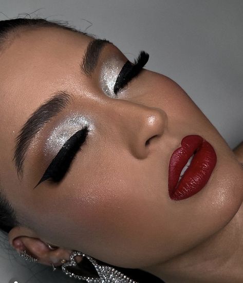 Silver Glitter Dress, Seductive Makeup, Arabian Beauty Women, November Wedding, Beautiful Lashes, Perfect Brows, Glitter Dress, Red Lip, Creative Makeup