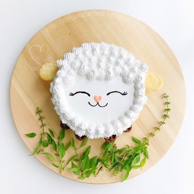 Sheep Birthday Cake, Easter Cake Designs, Easter Desserts Cake, Cute Easter Desserts, Cute Birthday Cake, Sheep Cake, Happy Sheep, Lamb Cake, Eid Cake