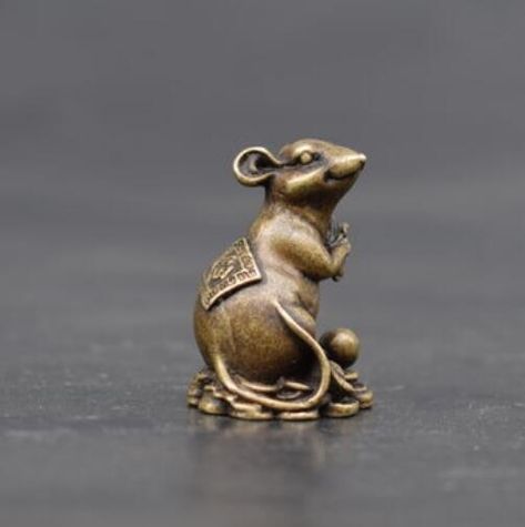 Mouse Sculpture, Amazing Sculptures, Small Statue, Unique Person, China Collection, Happy Ganesh Chaturthi Images, Ganesh Chaturthi Images, Sculpture Art Clay, Sports Movie