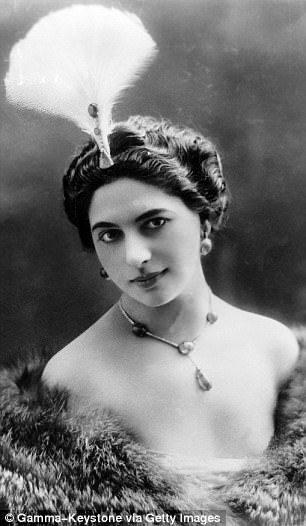 Belle Epoque Fashion, Mata Hari, Foto Vintage, Great Women, Bw Photo, Photos Ideas, Women In History, Classic Beauty, Belle Epoque