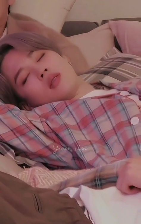 Jimin Sleeping Cute, Park Jimin Sleeping, Sleeping Jimin, Bts Jimin Cute, Bts Sleeping, Jeon Jimin, Sleep Pictures, Jimin Cute, Park Ji Min