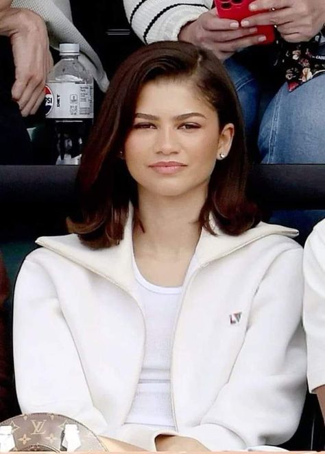 Zandaya Hairstyle Short, Zendaya 2024, Zendaya Hairstyles, Indian Wells Tennis, Estilo Zendaya, Zendaya Hair, Zendaya Maree Stoermer Coleman, Zendaya Outfits, Zendaya Style