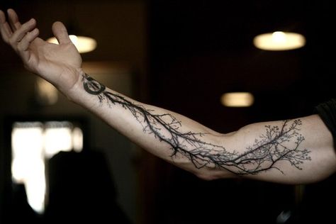 Black veins Tattoos Lonliness Ideas, Tree Branch Tattoo, Roots Tattoo, Branch Tattoo, Dotwork Tattoo, Wonderland Tattoo, Tree Tattoo Designs, Vine Tattoos, Hand Tattoos For Guys