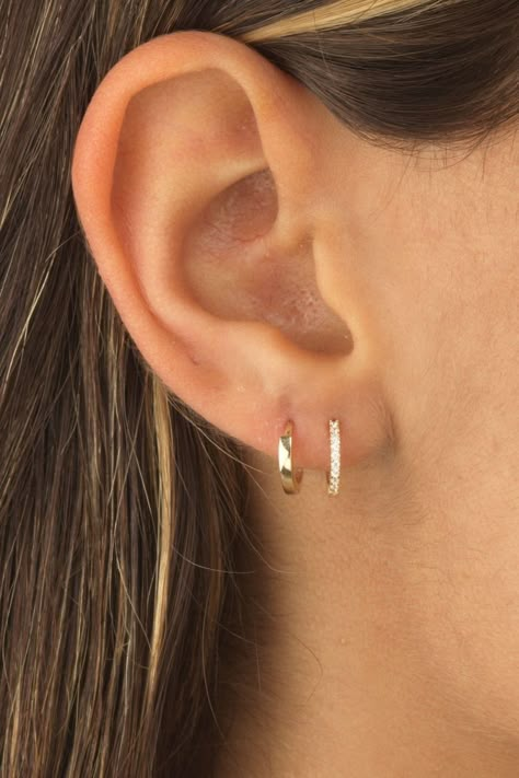 Cute Doubles Piercings, Double Piercing Hoop Earrings, Double Piercing Inspiration, Silver Second Piercing, Cute Second Piercing Ideas, Piercing Inspo Ear Aesthetic, Simple Double Piercing, Dainty Double Ear Piercing, Ear Piercings Seconds