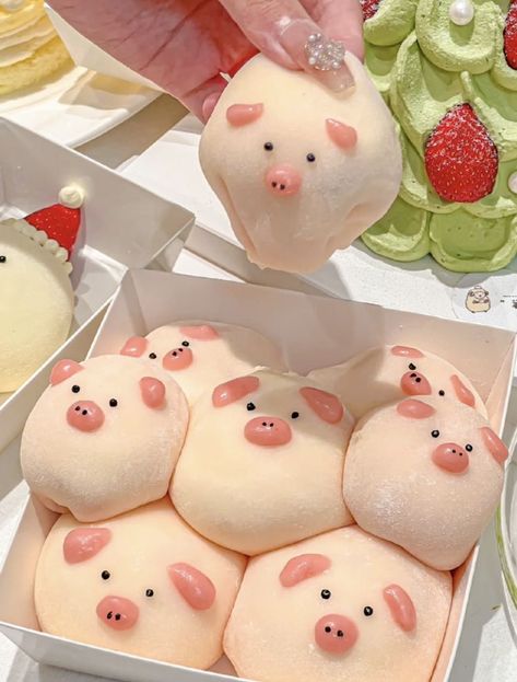 Pig Mochi, Japanese Kawaii Food, Cute Mochi, Adorable Food, Pig Cute, Puff Pastries, Puff Pastry Desserts, Kawaii Dessert, Kawaii Cooking