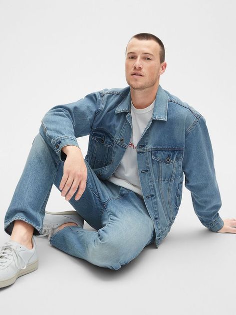 Jean Jacket Outfits Fall, Denim Photoshoot, Male Pose, Reference Pose, Through The Decades, Mens 90s, Jean Jacket Outfits, Denim Jacket Outfit, Jeans Models