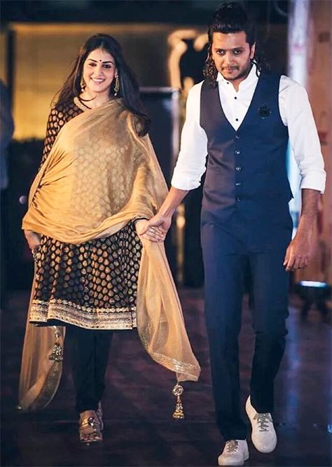 Genelia D'Souza Deshmukh Indian Maternity Wear, Celebrity Maternity, Indian Maternity, Celebrity Maternity Style, Indian Baby Showers, Lara Dutta, Genelia D'souza, Indian Celebrity, Indian Baby