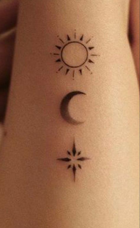 #tattoo Moon Star Tattoo, Tattoo Sonne, Star Tattoo Designs, Small Pretty Tattoos, Star Tattoo, Sun Tattoos, Spooky Tattoos, Wrist Tattoos For Women, Small Hand Tattoos