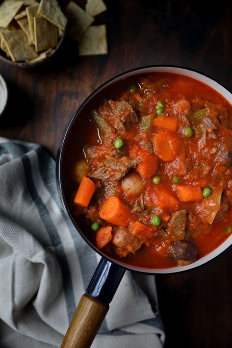 Instant Pot Tomato, Vegetable & Beef Stew Vegetable Beef Stew, Tomato Beef Stew, Tomato Beef, Coffee Cake Recipes Easy, Hearty Beef Stew, Beef Jerky Recipes, Homemade Beef Stew, Pot Beef Stew, Tomato Vegetable