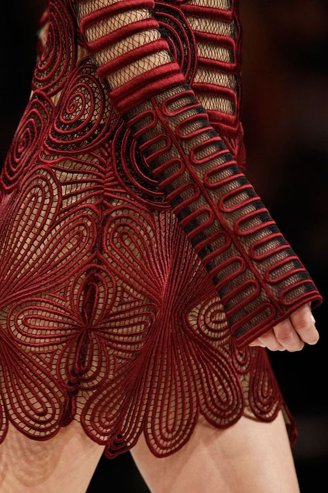 #MACxNastyGal Couture Details, Review Fashion, Christopher Kane, Fashion Week Runway, Mode Inspiration, Street Styles, Fashion Details, Couture Fashion, Wearable Art