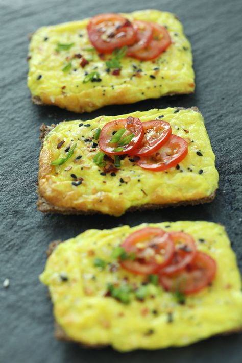 Cheesy Egg GGs - Healthy with NediHealthy with Nedi Wasa Cracker Recipes Lunch Ideas, Gg Cracker Recipes, Wasa Cracker Recipes, Recipe Sweet And Sour Sauce, 310 Recipes, Gg Crackers, Ip Recipes, Cheesy Eggs, Brunch Inspiration