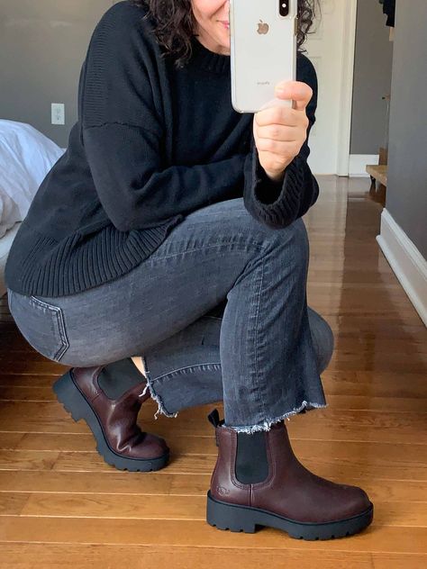 20 STYLISH, COMFORTABLE PAIRS OF SHOES TRIED & REVIEWED | Our Comfort Shoe Queen is at it again — the most stylish comfort shoes & boots (shearling Birkenstocks, waterproof UGGs, leopard sneakers) tried & reviewed. | #TheMomEditStyle #ComfortShoesWomen #WomensComfortShoes #FlatBootiesWomen #SorelWaterproofBooties #EverlaneSneakers #VinceChelseaBoots #UGGs #FlyLondon #EverlaneGloveBoots #BirkenstocksShearlingSandals #DanksoClogBoots #NewBalance #MadewellTrainers #LottaClogBoots #Aquatalia Women's Chelsea Boots, Wexford Boots Outfit, Most Comfortable Chelsea Boots, Most Comfortable Boots Women, Birkenstock Boots Women, Birkenstock Boots Women Outfit, Eastland Boots Women Outfit, Comfortable Boots For Women Fall Winter, Comfortable Chelsea Boots Women