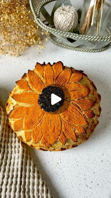 Sunflower Sourdough Scoring, Sourdough Enzo, Sourdough Score, Sourdough Scoring, Bread Scoring, Bread Ideas, Sourdough Loaf, Black Sesame Seeds, Sweet Rolls