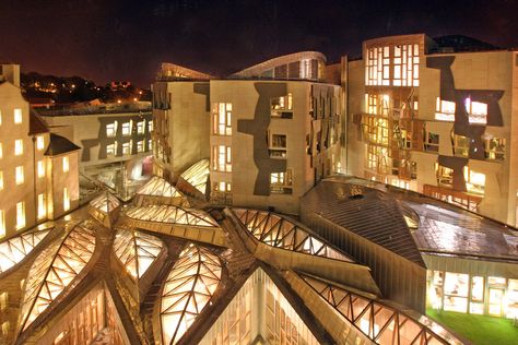 Gallery of AD Classics: Scottish Parliament Building / Enric Miralles - 6 Scottish Parliament, Parliament House, Site Plan, Time Out, Architecture Building, Edinburgh, Places Ive Been, Roof, Scotland