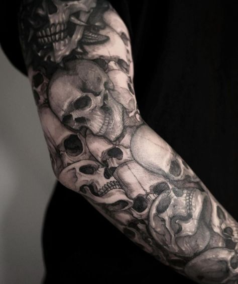 Men Skull Tattoos, Skull Arm Tattoos For Women, Gothic Tattoos Men, Full Black Tattoo, Skull Tattoos Men, Skull Tattoo Arm, Gothic Tattoo Men, Realistic Skull Tattoo Design, Skull Tattoo Sleeve