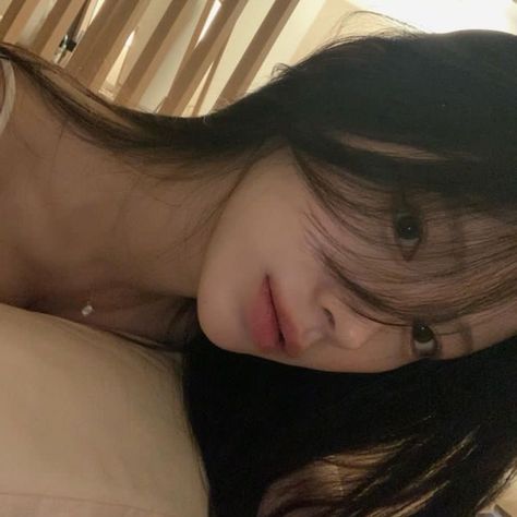 Ulzzang Korea, Korean Photo, 얼짱 소녀, Korean Aesthetic, Pretty Selfies, Foto Instagram, Cute Selfie Ideas, Selfie Poses, Girl Icons