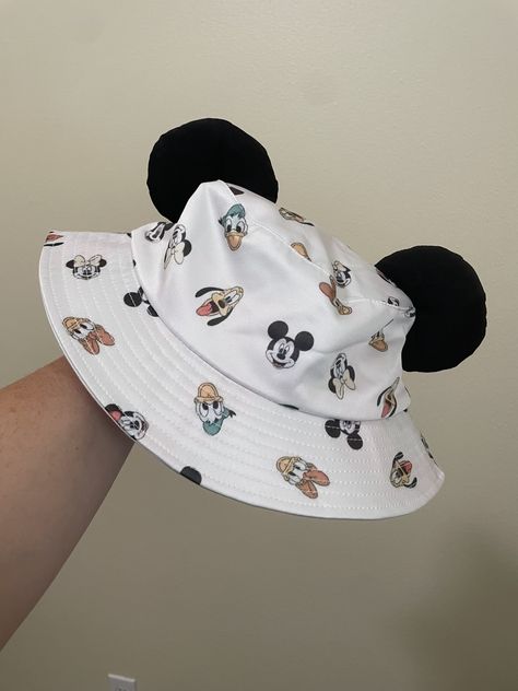 Disney bucket Hat Disney Hats For Boys, Mickey Bucket Hat, Boys Mickey Ears, Boy Mickey Ears, Disney Accessories Outfit Ideas, Disney Outfits For Boys, Disney Bucket Hat, Mickey Ears Hat, Diy Mickey Mouse Ears