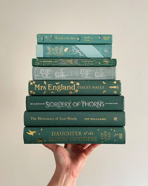 Lauren • Bookstagram on Instagram: “💚⚜️Naked Green Stack⚜️💚 • • • Happy Monday everyone! Wishing you all a lovely week! • Don’t you just live when you look under the dust…” Green Book Aesthetic, Book Stacks Aesthetic, Bookstagram Content, Bookish Ideas, National Book Lovers Day, Instagram Bookstagram, Book Lovers Day, Bookstagram Ideas, Book Review Template