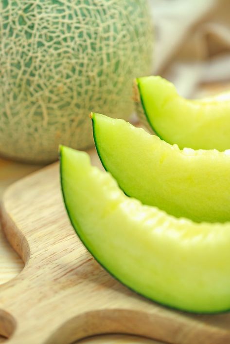 Honeydew Benefits, Melon Benefits, Low Calorie Fruits, Green Melon, Melon Seeds, Eating Alone, Honey Dew, Honeydew Melon, Fruit Photography