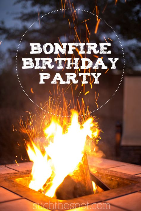 Bonfire birthday party | Super cute ideas for food, decorations and fun surprises! Firepits Backyard Decorating Ideas, 18th Birthday Camping Party, Outdoor 18th Birthday Party Ideas, Fall 40th Birthday Party Ideas, Outdoor 40th Birthday Party Ideas, Winter 40th Birthday Party Ideas, Bonfire Birthday Party Ideas, Backyard Bonfire Party, Bonfire Birthday Party