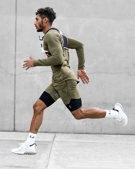 Puma Pictures, Training Photoshoot, Active Fits, Mens Activewear Fashion, Athletic Photoshoot, Mens Running Clothes, Running Outfit Men, Sporty Outfits Men, Activewear Photoshoot