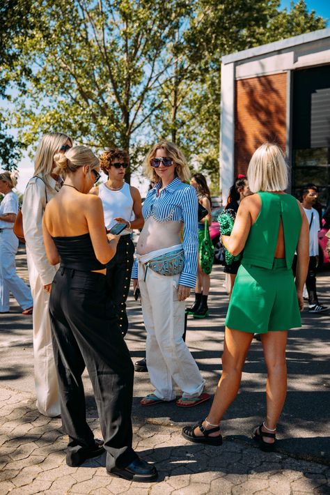 Copenhagen Summer Outfits, Copenhagen Street Style Summer, Sumer Style, Vogue Spring, Late Summer Outfits, Copenhagen Street Style, Street Style Photos, Copenhagen Fashion, Fashion Book