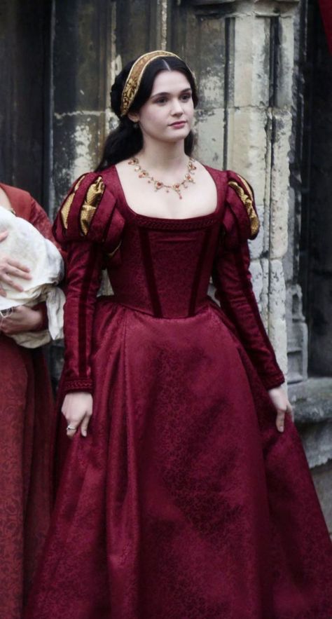 Tudor Costume Tudor costumes, Renaissance fashion, Elizabethan costume Spanish Rennaisance Fashion, Period Costumes Women, Queen Outfits Aesthetic, Tudor Period Fashion, Tudor Period Dress, Tudor Fashion Women Dresses, The Spanish Princess Dresses, Tudor Era Fashion, The Tudors Dresses