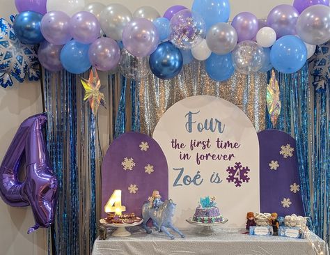 Disney Frozen Party Decorations, Else Birthday Theme, For The First Time In Forever Frozen Birthday, Four Year Old Frozen Birthday, Frozen Theme Pool Party, Elsa Bday Party Ideas, 4th Frozen Birthday Party, Frozen Birthday Party For Boys, Frozen Birthday Party Decorations Table