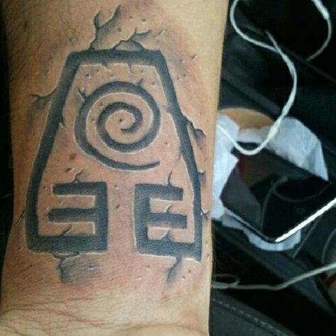 Earth kingdom Earth Bender Tattoo Ideas, Earth Kingdom Tattoo, Earth Sleeve Tattoo, Earth Bending Tattoo, Earth Bender Tattoo, Earth Kingdom Avatar, Bender Tattoo, Earth Bender, Earth Bending