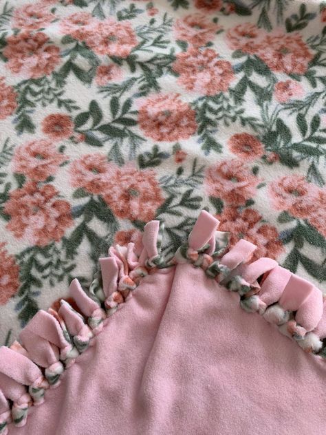 Excited to share this item from my #etsy shop: Floral fleece no sew blanket, Child no sew fleece blanket, Flower blanket, Christmas gift, cozy gift, trending now #housewares #bedroom #bedding #christmas #fleece #luxuriousfloral #floralblanket #floralnosew Tie Blanket Aesthetic, Tye Blankets Ideas, Tie Blankets Fleece Ideas, Cute Tie Blankets Ideas, Tie Knot Blanket Ideas, Knot Blanket Fleece, Tie Blanket Ideas, Tie Blankets Fleece, Tye Blankets