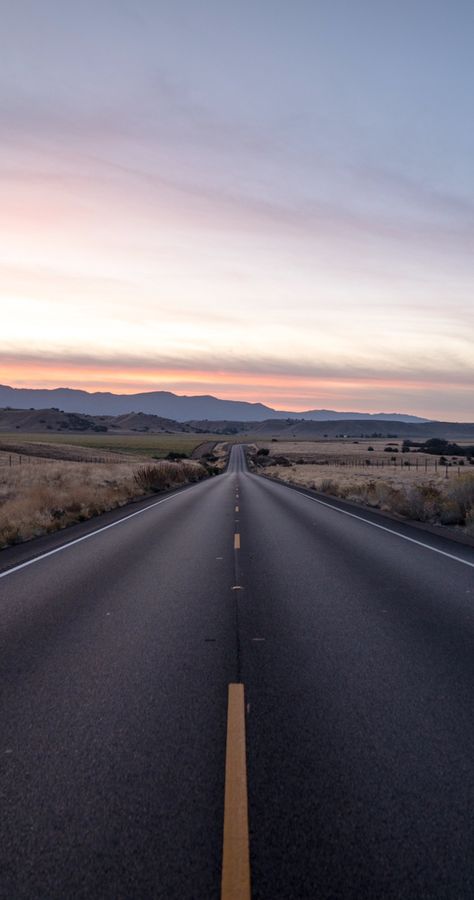 Open Road Aesthetic, Road Wallpaper, Car On The Road, Aesthetic Road, Minimalist Wallpaper Phone, Road Pictures, Blowin' In The Wind, Beauty Background, Sunset Background