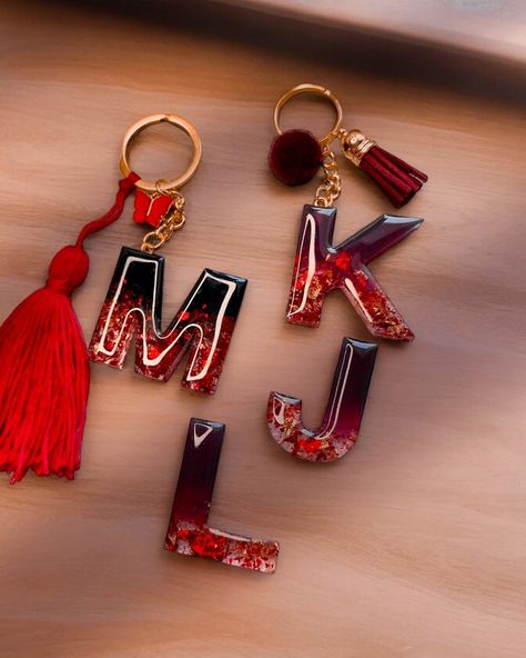 Personalized Initial Letter Keychain 🖤♥️ Who doesn't love black and red? Link in bio for more details 🥰 #handmadewithlove #handmadejewelry #smallbusiness #keychain #giftforher Red Resin Keychain, Resin Keychain Ideas Alphabet, Alphabet Resin Keychain, Resin Keychain Ideas, Resin Alphabet Keychain, Epoxy Resin Keychains, Bee Project, Resin Alphabet, Diy Resin Keychain